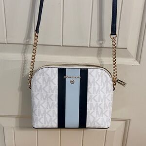 Michael Kors Center Strip White and Navy Crossbody Bag NWT Cindy LG Dome